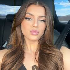 Jennifer Cibelli's Instagram, Twitter & Facebook