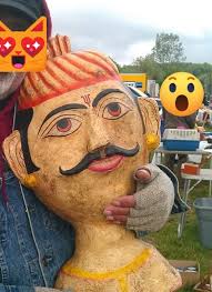 Found this fascinating. Looked up his website and he uses all kinds of  period writing instruments.  https://www.facebook.com/1404914223144340/posts/1979952362307187/