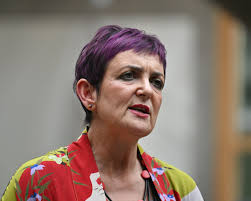 Use of mesh implants stopped after woman's death