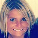 Dana Snelling's Instagram, Twitter & Facebook