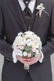 Runder hochzeitsstrauß, rosa pfingstrosen, schöne ideen für hochzeit in rosa. Braustrauss Das Sind Die 50 Schonsten Blumenstrausse Der Schweiz