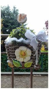 Scegli la consegna gratis per riparmiare di più. Vaso In Vimini Con Fiore Bianco Vasi Da Fiori Fiori Fiori Bianchi