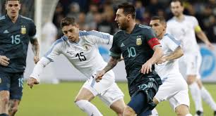 Argentina Vs Uruguay Transmision Internacional Cometio Tremendo Error Con Los Nombres De Los Futbolistas Lionel Messi Luis Suarez Amistoso Internacional Fecha Fifa Deporte Total El Comercio Peru