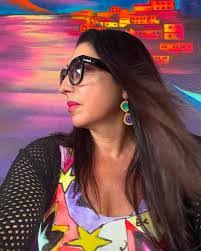 Debora Brum's Instagram, Twitter & Facebook