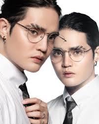 Napakatalino, selfless and supportive na leader talaga ni Pins, he always  wants his team members to shine not just as a group, but as individual  artists as well. 🙌🙌🙌🫡🩷🌭🩷