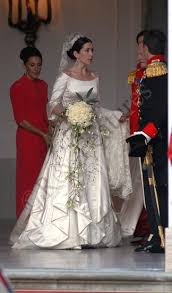 Mary wore a wedding dress created by danish fashion designer uffe frank with a veil first used by crown princess margareta of sweden, and then by her daughter queen ingrid of denmark. Mary Donaldson Of Australia Becomes Crown Princess Mary Of Denmark By Marrying The Crown Prince Frederik O Royal Wedding Gowns Royal Wedding Dress Royal Brides