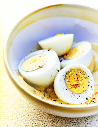 Oeufs Durs Mayo Pour 6 Personnes Recettes Elle A Table Recette Recette Oeuf Dur Recette Oeuf Alimentation