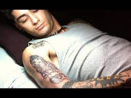 Zayn malik tattoos perrie edwards face on arm youtube. Zayn Malik Tattoos Perrie Edwards Face On Arm Youtube