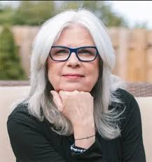 Linda Franchi's Instagram, Twitter & Facebook