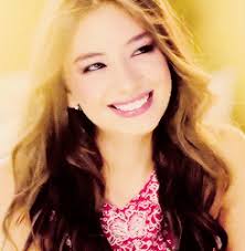 Neslihan atagül)‏ (مواليد 20 أغسطس 1992 إسطنبول، تركيا)، ممثلة تركية، من أب شركسي وأم بيلاروسية. Ø­Ø¨ Ø£Ø¹Ù…Ù‰ Ù†ÙŠÙ‡Ø§Ù† ØªØ¶Ø­Ùƒ