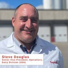 Erasmo Acosta's Instagram, Twitter & Facebook