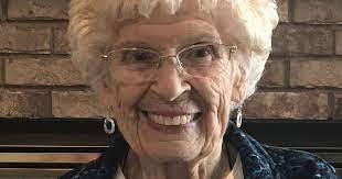 Paula Geiger's Instagram, Twitter & Facebook