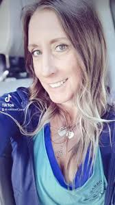 ᴅʀᴏᴘ ᴀ 💚 ɪꜰ ʜɪᴋɪɴɢ ʜᴇʟᴘꜱ ᴡɪᴛʜ ʏᴏᴜʀ ᴍᴇɴᴛᴀʟ ʜᴇᴀʟᴛʜ & ᴡᴇʟʟɴᴇꜱꜱ? 🥰 . ᴛᴀɴʏᴀ  ✌🏼⚡️💚 . . . . #wellnesswarrior #mentalwellnessjourney #mentalwellness  #mentalhealthmatters #hikingtherapy #hikingadventures #hike #getoutside ...