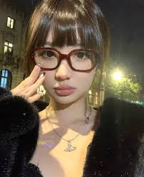 ส่งต่อแหวน Vivienne Westwood รุ่น marcella ring คอลเลคชันปี 2016 Size : S  เส้นรอบวงด้านใน : 16.7 mm. ตำหนิ : มีร่องรอยการใช้งาน  *ในรูปยังไม่ได้ทำความสะอาด ถ้าขัดสามารถเงากว่านี้ได้* อุปกรณ์ : กล่อง ราคา  3750 (+รวมส่ง) ทักมาขอดูรูปเพิ่มเติมได้ #วิเวียน ...