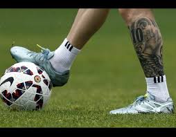 It shows his respect for his religious beliefs. Be A 10 In All Aspects Of Being Great Tatuaje De Messi Tatuajes De Leo Messi Fotos De Lionel Messi