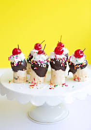 Easy Mini Banana Splits Banana Split Mini Bananas Kids Party Food