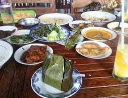 Salah satu tempat wisata kuliner di bandung yang menyediakan seafood adalah d'cost. Cafe Atau Restoran Jepang Di Kota Padang Paling Terkenal
