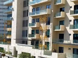 Residents will live in three towers and smaller scaled villas in the residential area and two midrise apartment buildings in the commercial district. Al Parecer Hay Mas Departamentos Con Balcones Con Fallas En Arboleda En San Pedro Monterrey