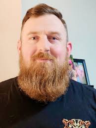 Do any other wives love to watch their husband wash his beard 🤗and then  oil it whew chile🤤 I love how soft and the smell gud lawd ok  bye🏃‍♀️🏃‍♀️🏃‍♀️ 🤣