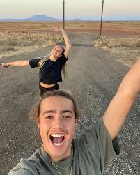 Hauʻoli Lā Hānau to the best sister I could've ever asked for. I love you  so much and am beyond blessed to always have you by my side. You're the  best big