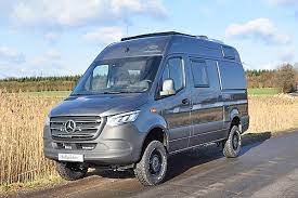 Zum abseits gelegenen stellplatz, hinunter an den entlegenen strandabschnitt oder an das ufer eines menschenleeren flussarms gelangt der abenteuerlustige camper oft nur querfeldein oder über unwegsame schotterwege. Cs Reisemobile Wohnmobile Auf Basis Von Mb Sprinter Kastenwagen