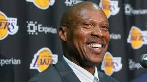 Byron Scott fue presentado como nuevo entrenador de los Lakers