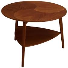 A pretty end table in a modern design and scandinavian style. Vintage Danish Round Teak Side Table At 1stdibs