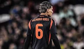 DE SAÍDA? Palmeiras toma decisão sobre futuro de Richard Rios