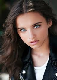 Catherine Cloud's Instagram, Twitter & Facebook