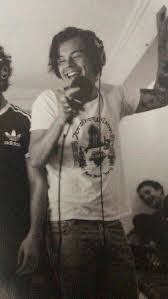 Aesthetic Harry Styles Black And White 2020 Pin By Madison Kendrick On Harryween In 2020 Harry Styles Photos Harry Styles Poster Harry Styles Wallpaper