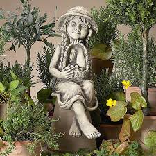Für jeden geschmack und jeder stil kann bei skulturen im garten berücksichtigt werden.romantisch, verträumt,geometrisch und abstrakt.eine steinfigur. Steinfigur Garten Madchen Mit Korb Antik Steinguss Ardeon De Garten Figuren Madchen Jungen Art Nr 20080