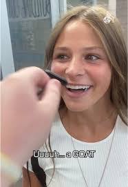 Anny Brito's Instagram, Twitter & Facebook