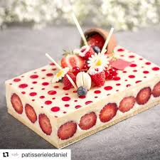 Repost Patisserieledaniel Le Fraisier Est De Retour Creme Mousseline A La Vanille Fraises Des Jardins De Sev Patisserie Gateaux Et Desserts Gateau Moka