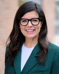 Stephanie Simon's Instagram, Twitter & Facebook