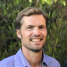 Andrew Thomas (@AndrewT74979313)