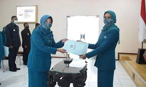 See more of pkk kecamatan sukatani on facebook. Lantik Ketua Tp Pkk Kecamatan Ferry Silviana Abu Bakar Ajak Kolaborasi Dalam Berbagai Program Bangsa Online Cepat Lugas Dan Akurat