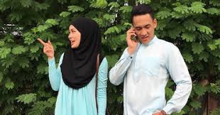 Sayangku kapten mukhriz adalah drama arahan idora abdul rahman terbitan creative skill. Sayangku Kapten Mukhriz Episode 19