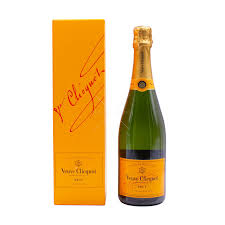 12%genau wie im jahr 1775, als veuve clicquot als erstes champagnerhaus rosé champagner kreierte, sorgte das haus im jahr 2004 erneut mit . Veuve Clicquot Ponsardin Brut 0 75l 12 Vol With Gb Veuve Clicquot Champagne
