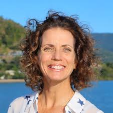 Angie Kelly's Instagram, Twitter & Facebook