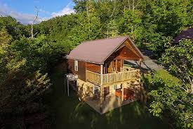 Pigeon forge cabins located near dollywood are the perfect place to spend your next vacation. Pigeon Forge Cabin Rentals Book One Bedroom Cabins In Pigeon Forge Tn