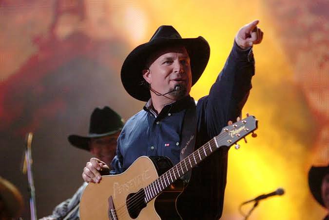 How Garth Brooks managed to upset the city of Dublin | Vox