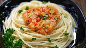 Berikut ini, resep spesial spaghetti dengan saus pedas ala restoran dengan bahan yang mudah dicari dan cara membuat yang terhitung cepat. Resep Spaghetti Saus Tuna Pedas Menu Sarapan Yang Menggoyang Lidah