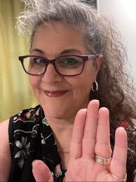 Introduction and life story of a 69-year-old woman in Washington state