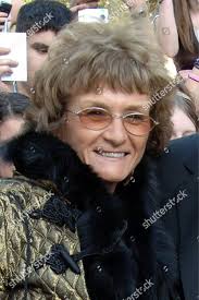 Sonia Bloom's Instagram, Twitter & Facebook