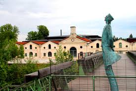 Partez En Charente Avec Nicols Et Visitez Le Musee De La Bd A Angouleme Ruisseau Royaume Sinueux