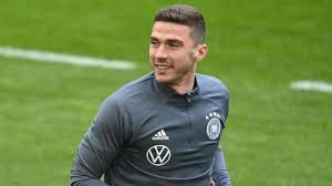 Gosens and joshua kimmich, waltzing through the wings and ratcheting up the pace, is troubling the thriftiest of defences. Fussball Nationalspieler Gosens Erlebt Corona Katastrophe In Bergamo Noch Heute Als Pragend Augsburger Allgemeine