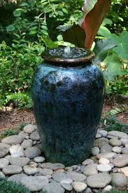 Superbe Amphore De Jardin Qui Sert De Fontaine Caracteristiques D Eau De Jardin Fontaine De Jardin Et Fontaines D Eau De Jardin