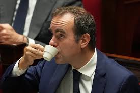 Deslocados pela guerra na Ucrânia são forçados a voltar para casa: 'acabou  o dinheiro'