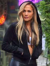 Jennifer lopez, filmde, ekibin lideri ramona karakterine hayat veriyor. Jennifer Lopez Hustlers Ramona Hoodie Jacket Just American Jackets Jennifer Lopez Hair Color Jennifer Lopez Hair Jennifer Lopez