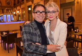 Enrica bonaccorti (born 18 november 1949) is an italian former actress, television and radio presenter, and lyricist. Cafonalino Enrica Bonaccorti Presenta Il Suo Nuovo Libro E Arrivano Michele Guardi E Pippo Franco Cafonal